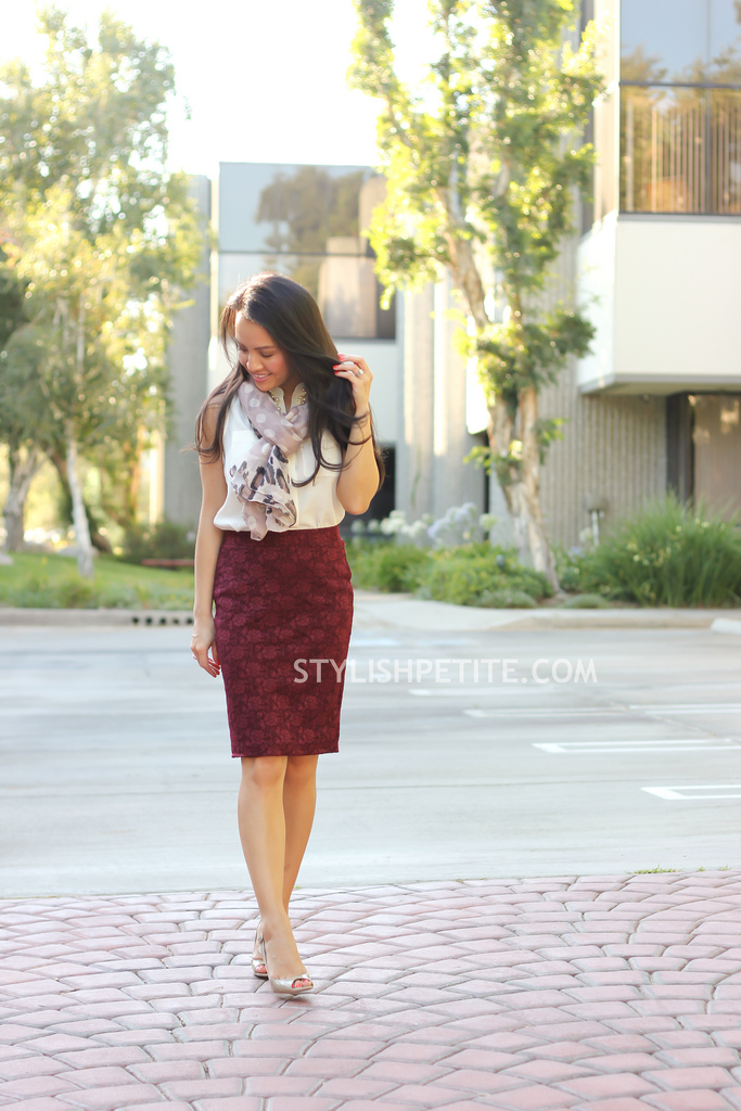 burgundy pencil skirt outfit