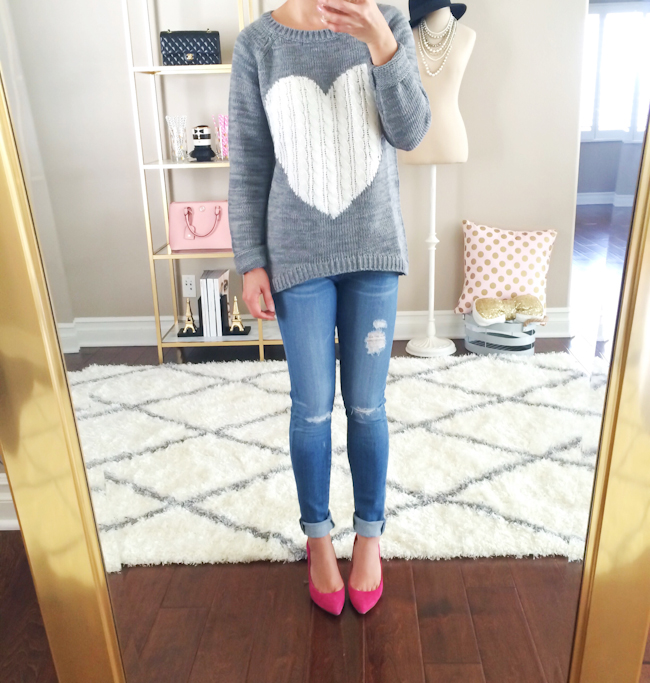 graphic rug disgtressed petite jeans heart print sweater hot pink pump casual outfit