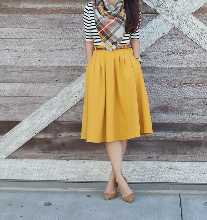 Cheer After Year 2017 Planner in Gold Dots, Modcloth Breathtaking Tiger Lilies Midi Skirt in Mustard, Modcloth Inside Scoop Top in Black & White