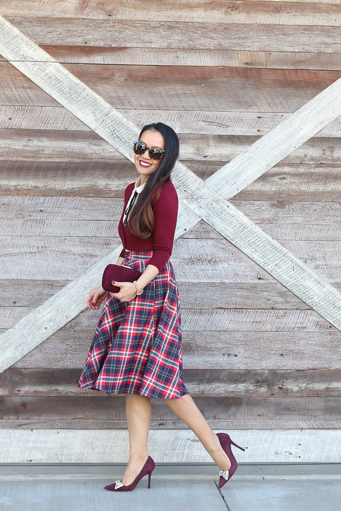 modcloth-dream-of-the-crop-cardigan-in-wine-modcloth-feedback-at-it-sleeveless-top-in-cream-modcloth-potluck-hostess-midi-skirt-in-red-modcloth-posh-particulars-clutch-in-merlot-2-2