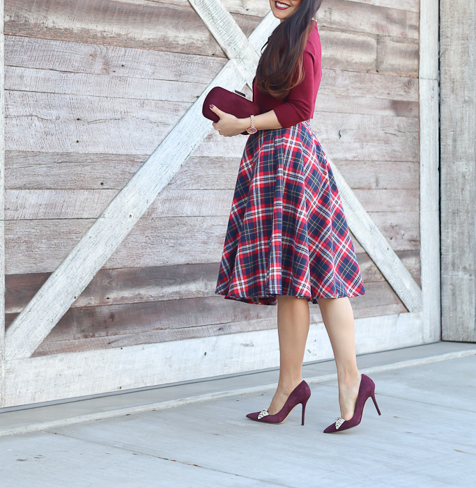 modcloth-dream-of-the-crop-cardigan-in-wine-modcloth-feedback-at-it-sleeveless-top-in-cream-modcloth-potluck-hostess-midi-skirt-in-red-modcloth-posh-particulars-clutch-in-merlot-6-2