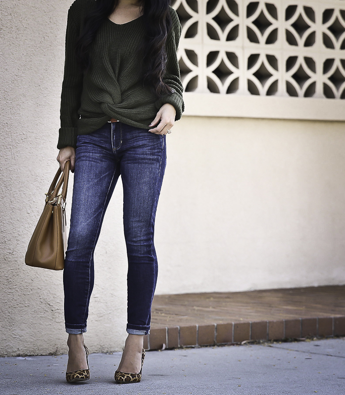 twist front sweater leopard pumps casual outfit skinny jeans