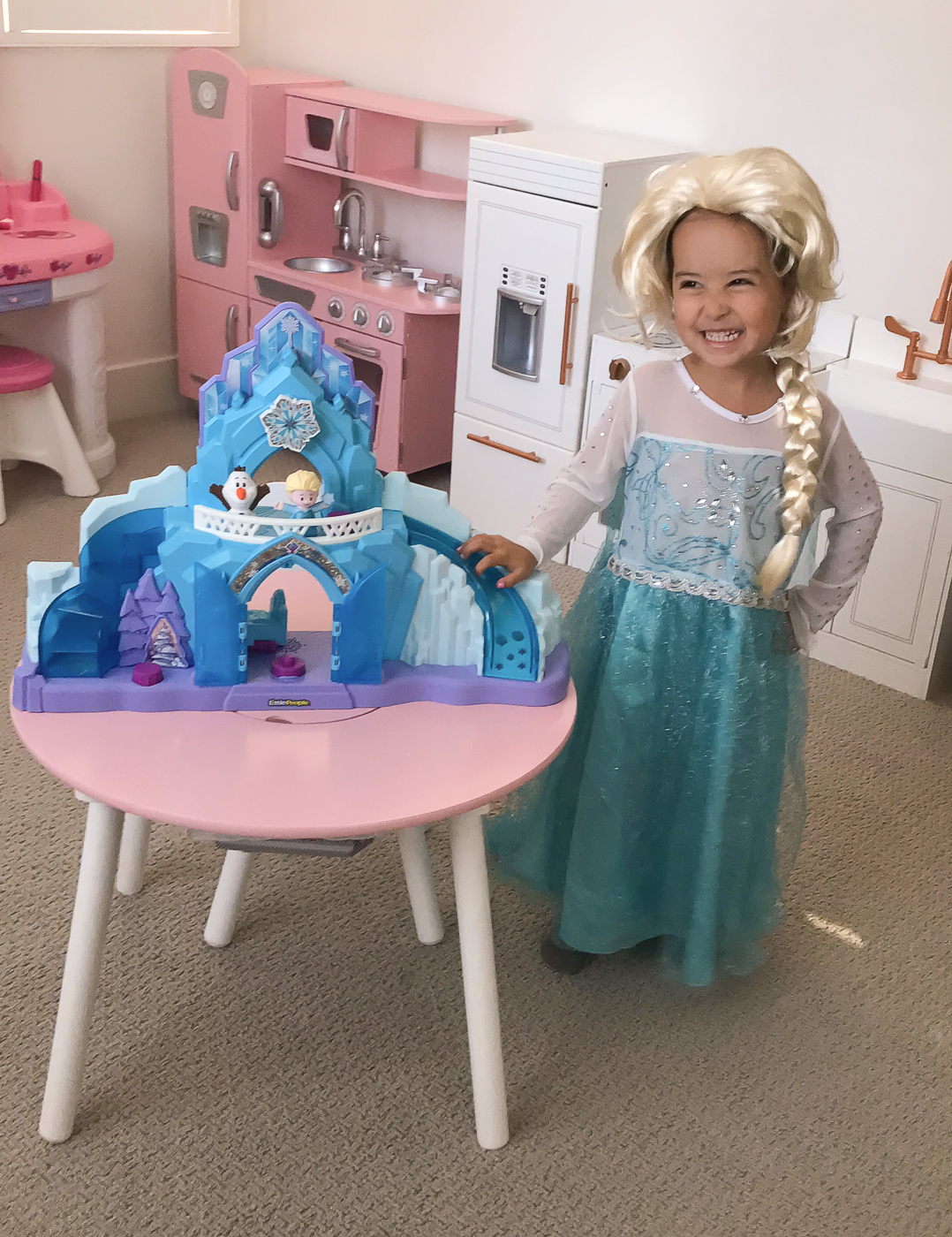 Elsa Frozen Costume and Castle Toy 