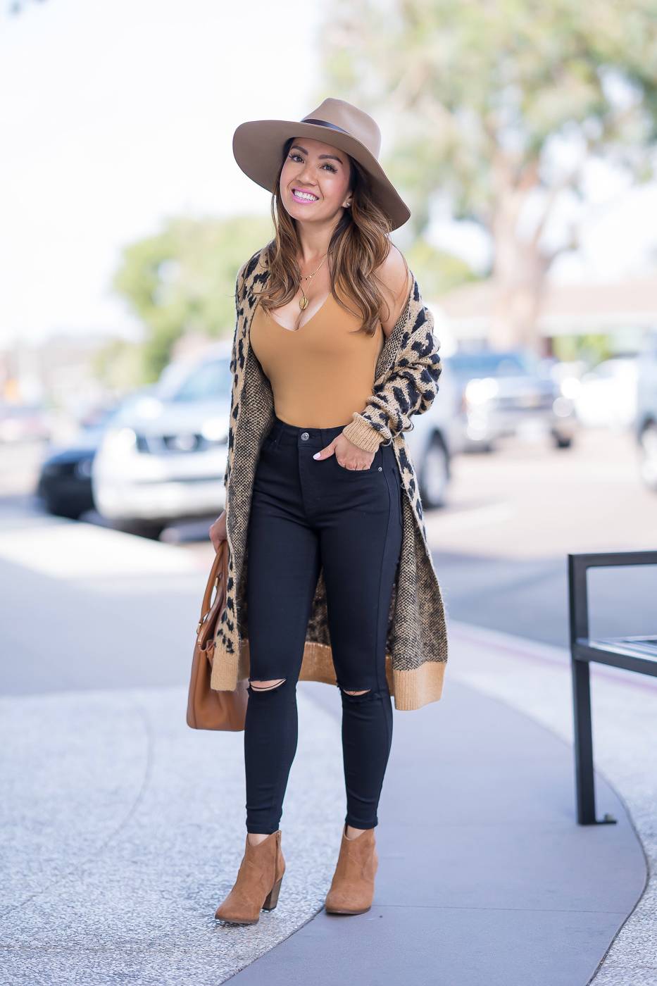 Leopard Beanie Outfits For Women (4 ideas & outfits)
