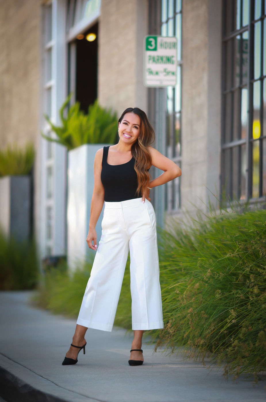 How To Wear Wide Leg Pants With Confidence When Petite - Beth