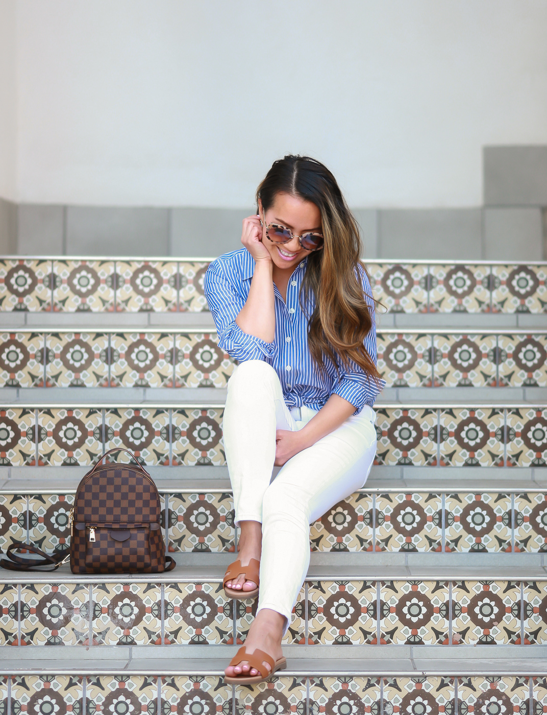 Casual Spring Outfit: The Perfect Pair of White Jeans - Stylish Petite